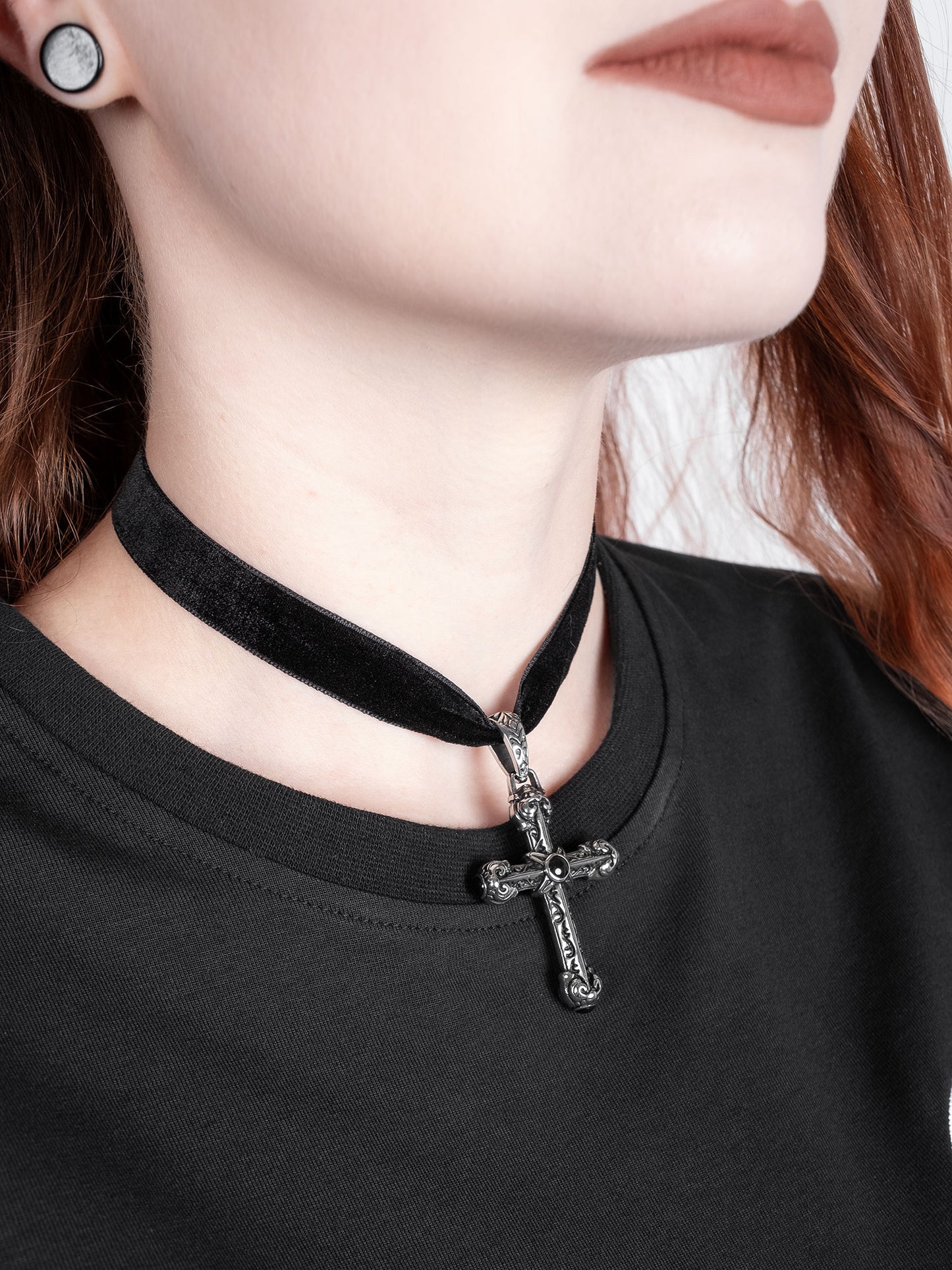 Obróżka z krzyżem Crucifix