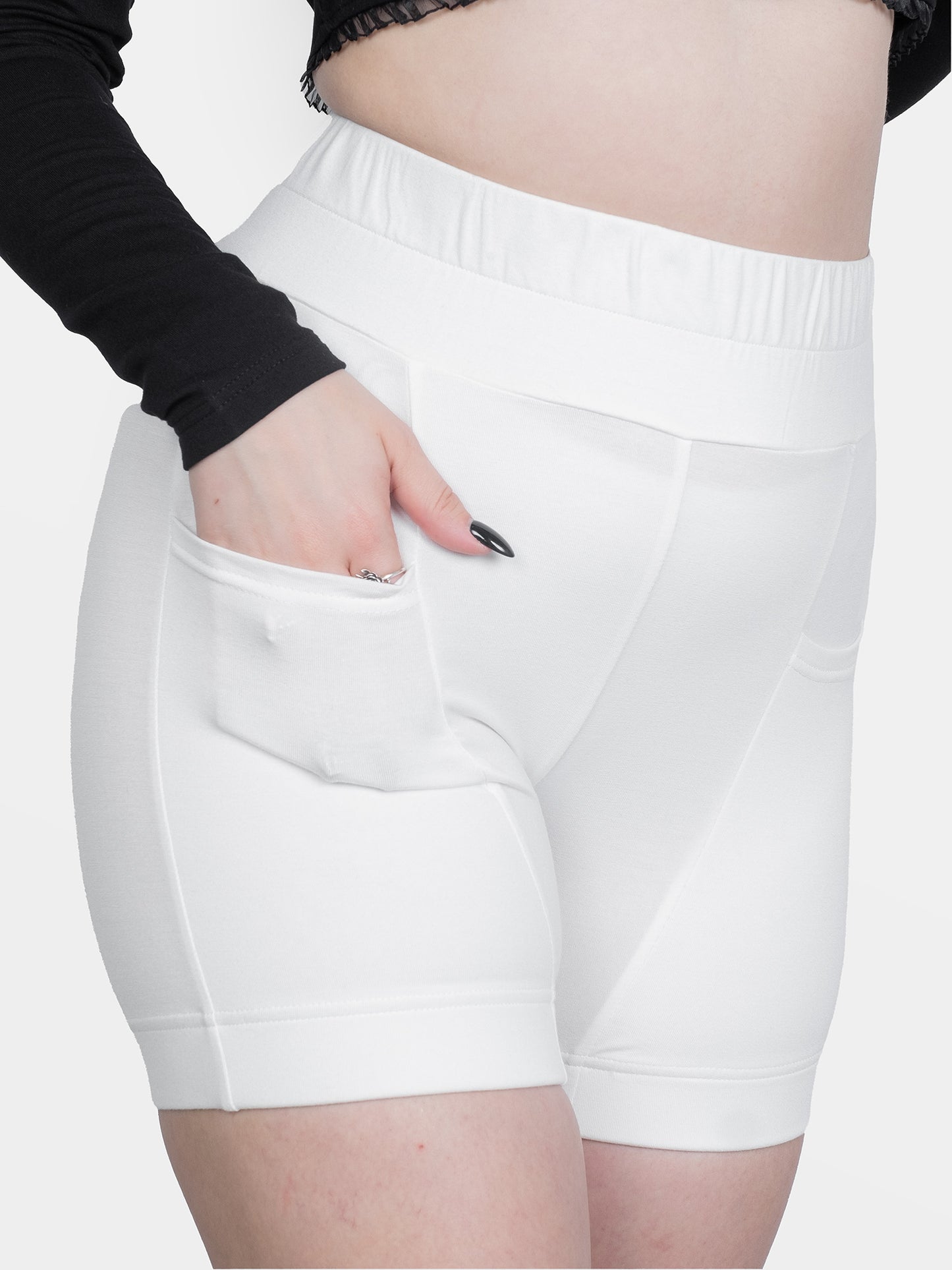 Białe szorty pod spódnice z bambusa