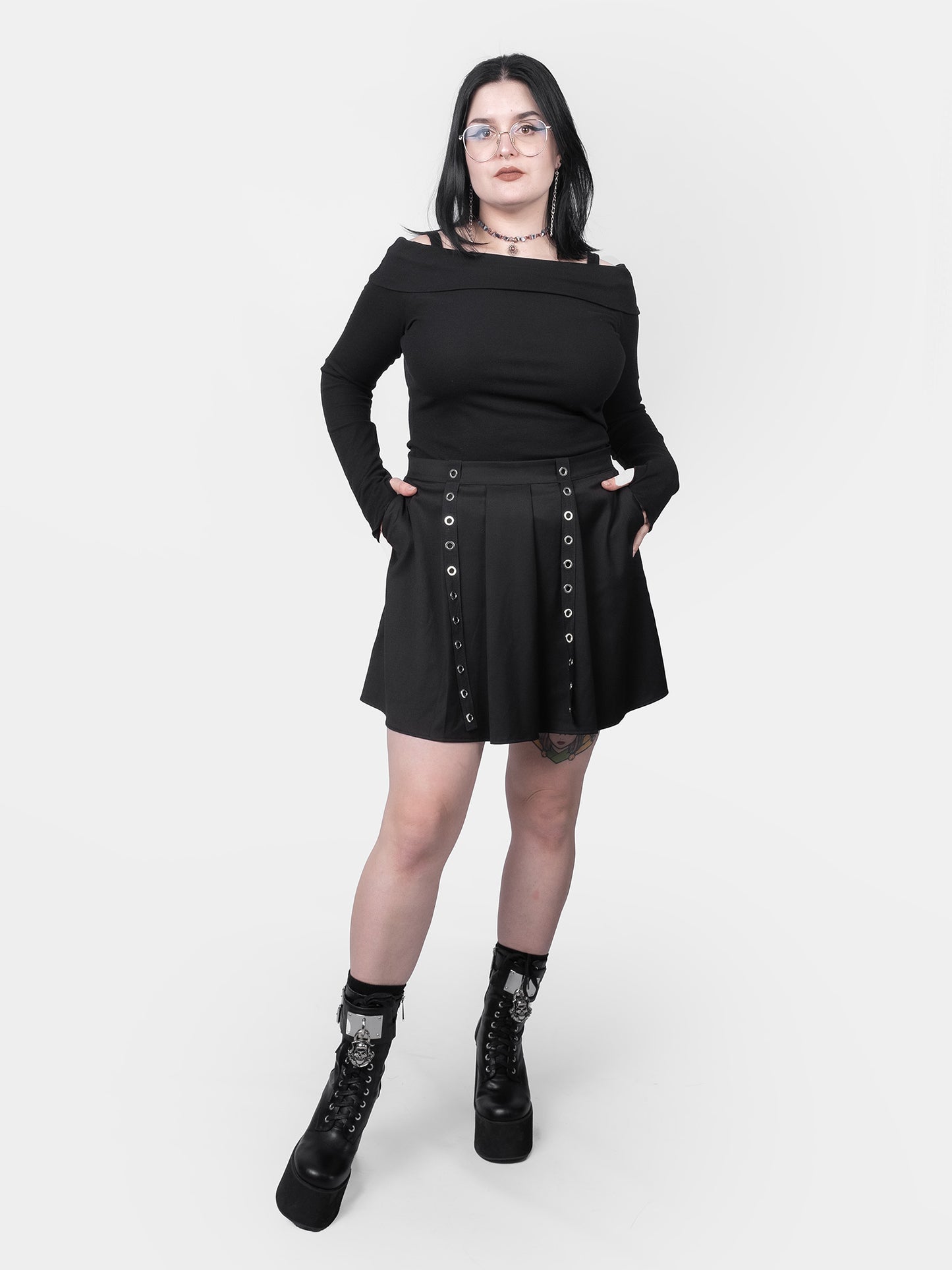 Plisowana spódnica z oczkami Abyss