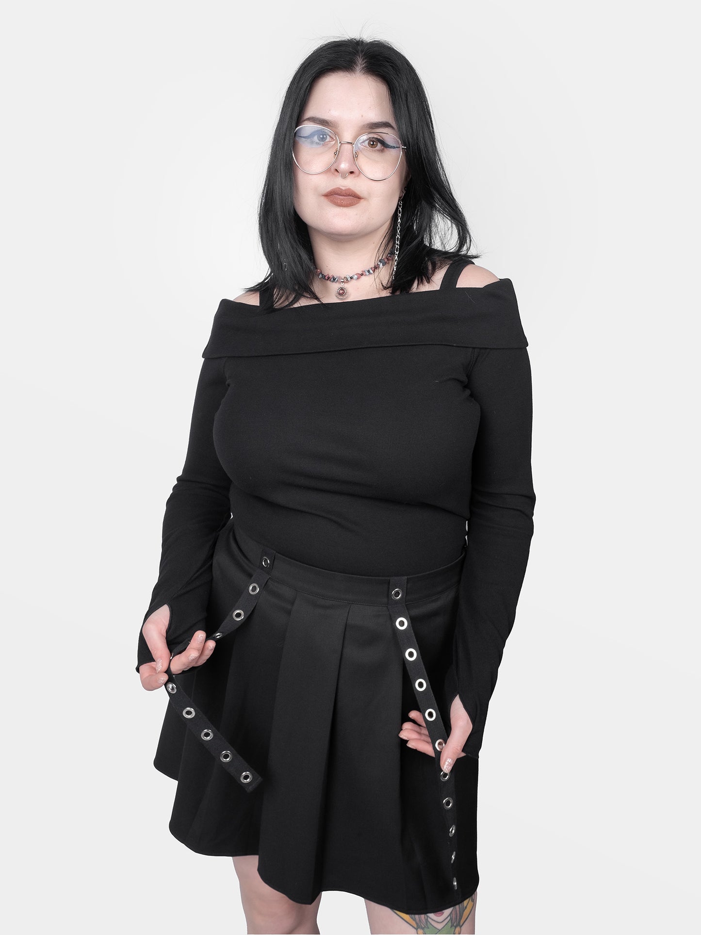 Plisowana spódnica z oczkami Abyss