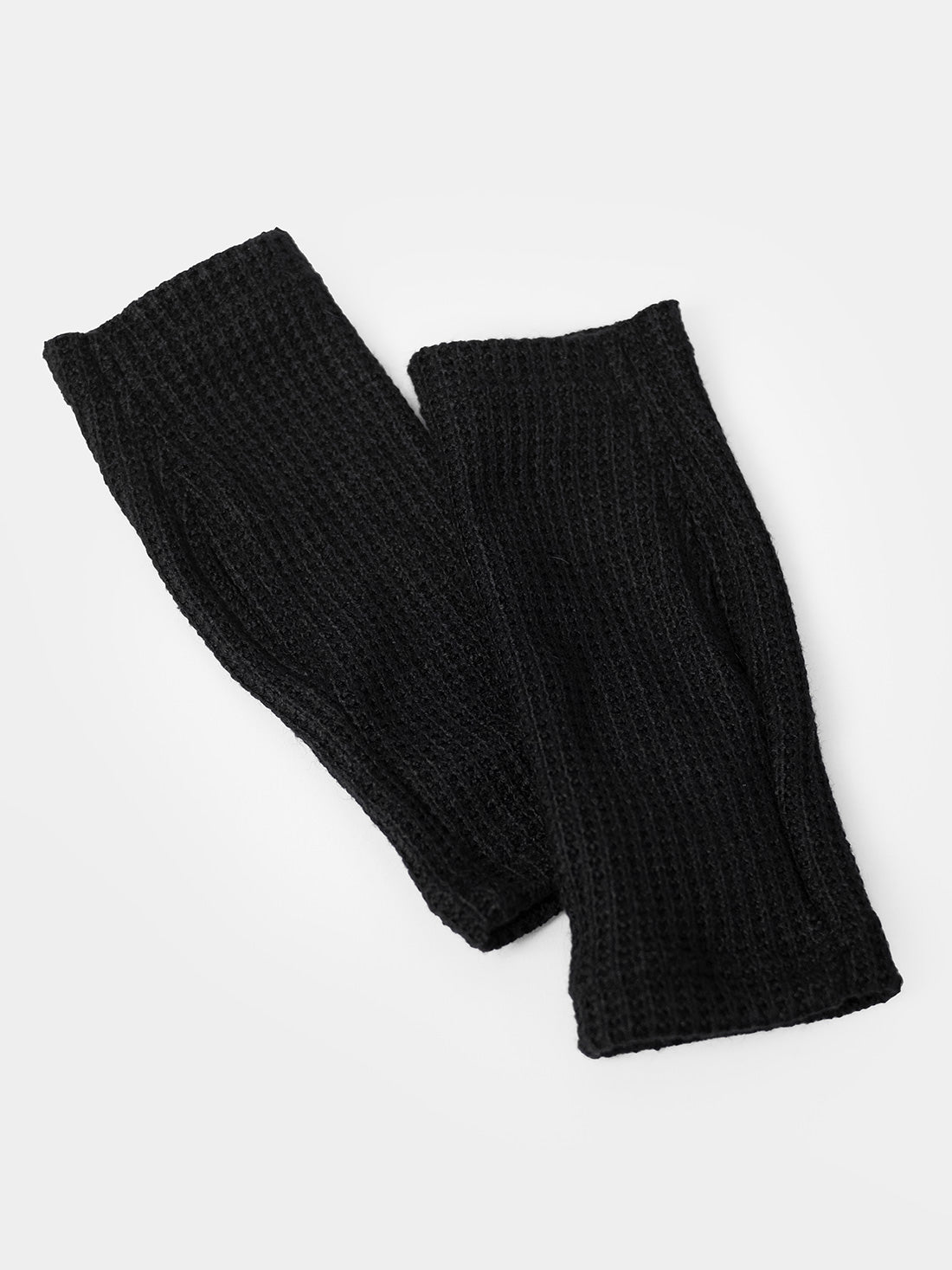 Mittens made of black sweater
