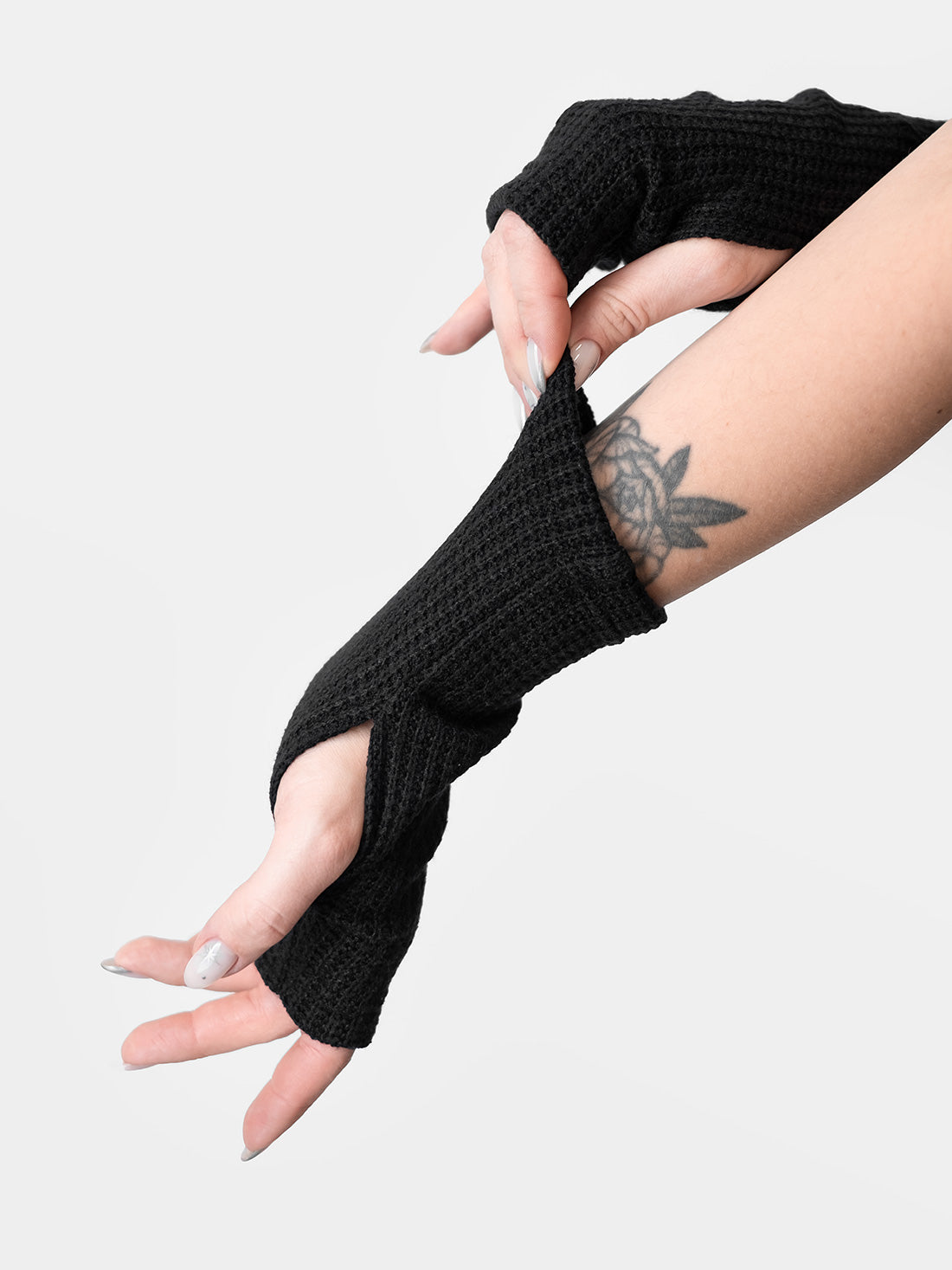Mittens made of black sweater