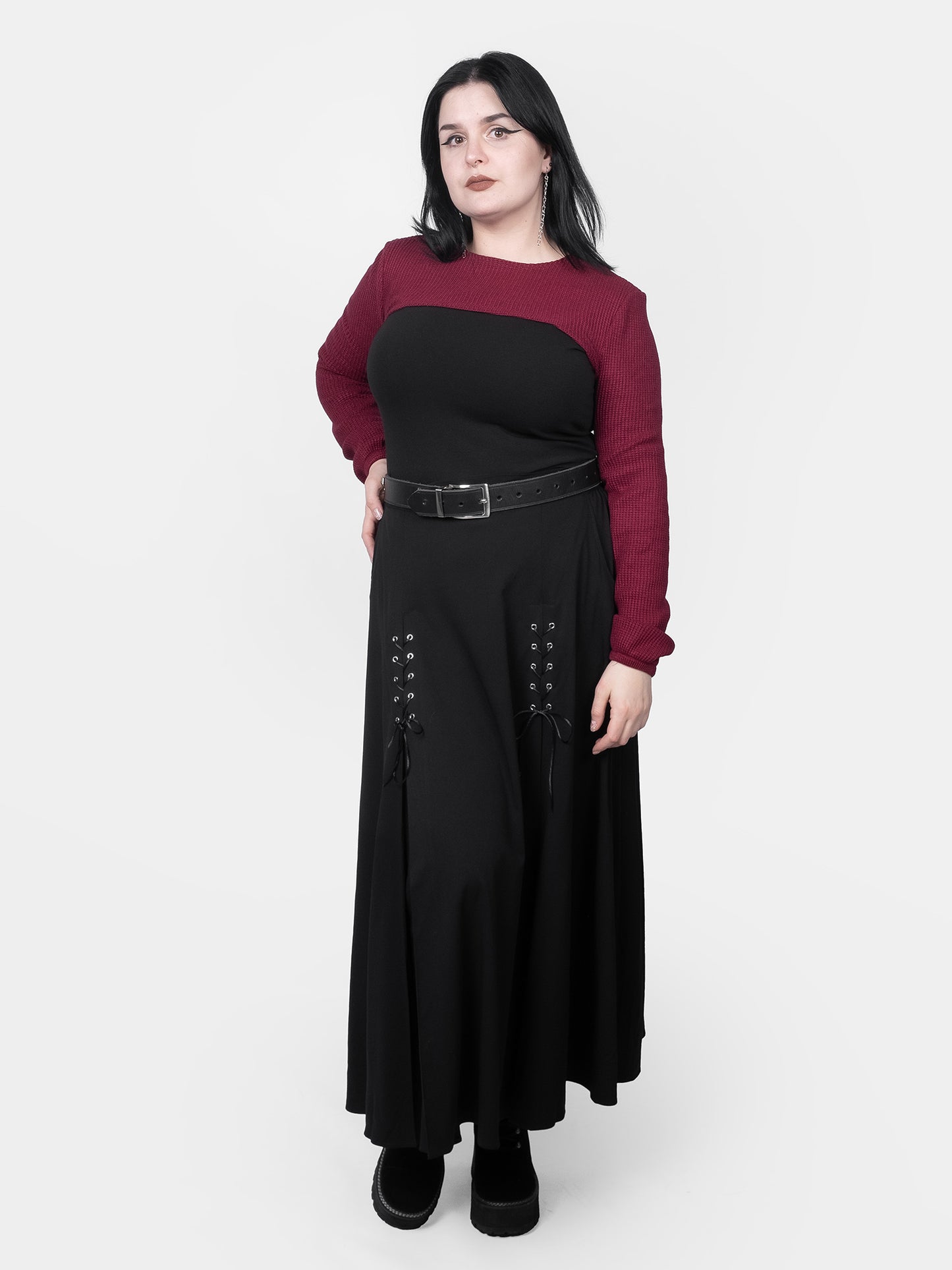 Shrug z bordowej swetrówki Ingrid
