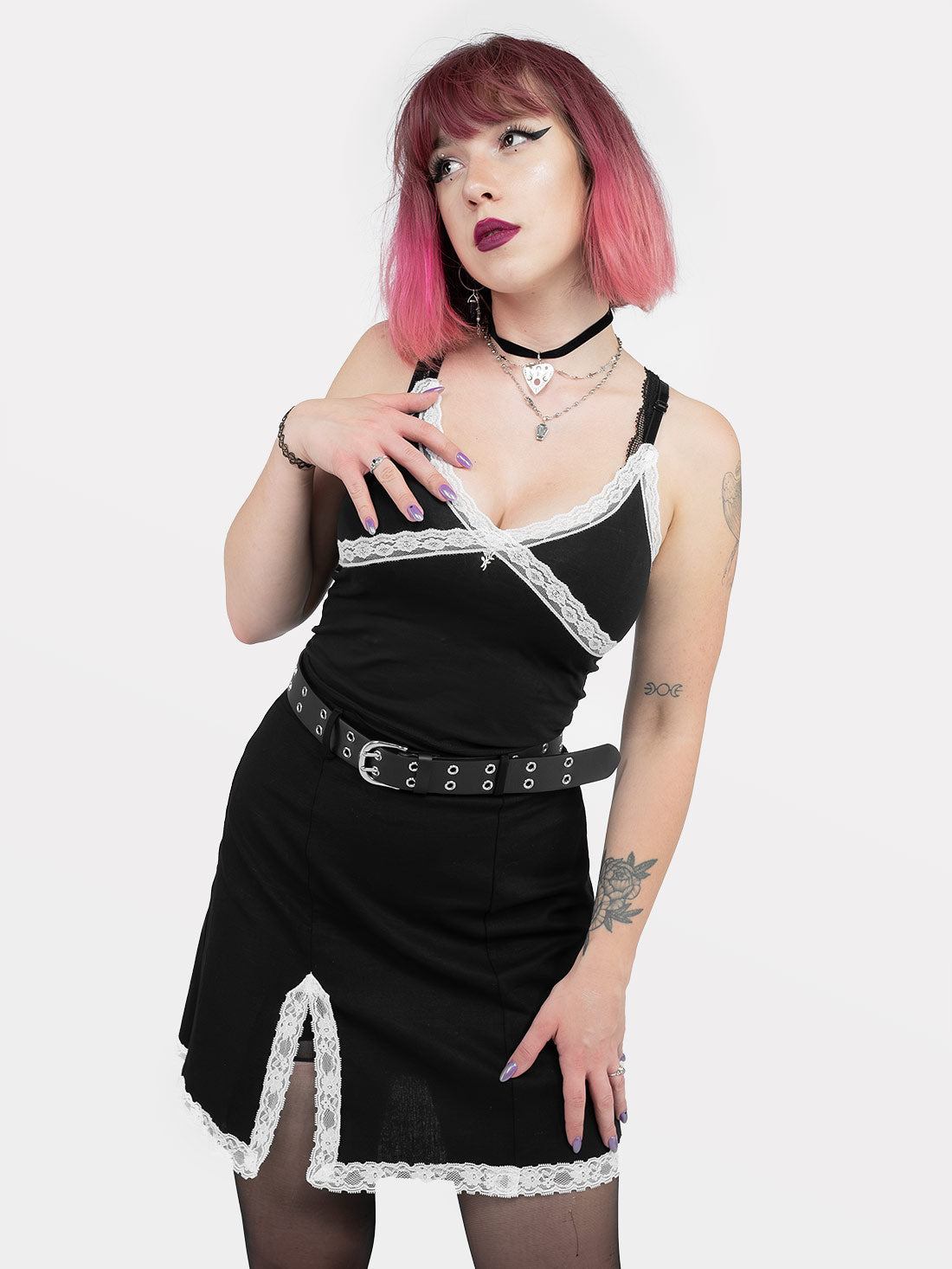 Crop top z białą koronką Wither