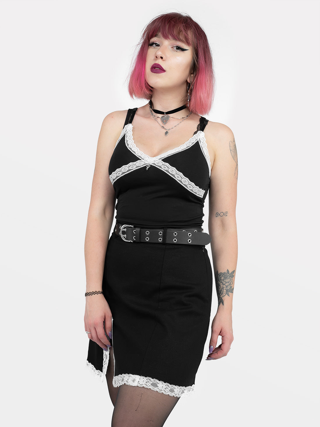 Crop top z białą koronką Wither