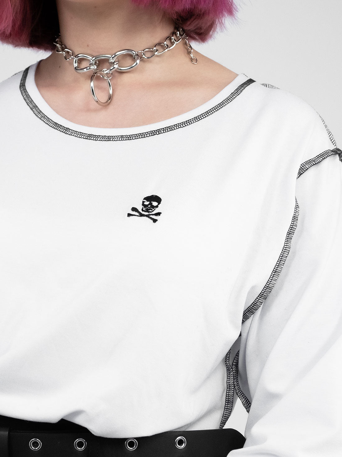 Longsleeve z haftem Skully biały