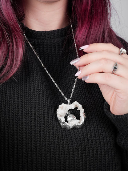 Długi naszyjnik z druzą agatu i turmalinem Hallowed