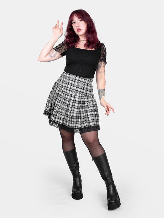 Black and white plaid pleated skirt with lace