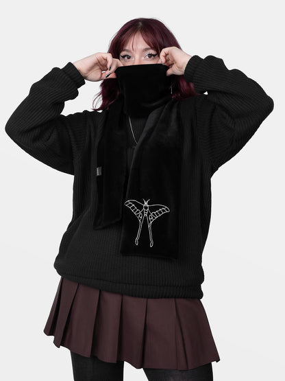 Szalik z haftem Avelune