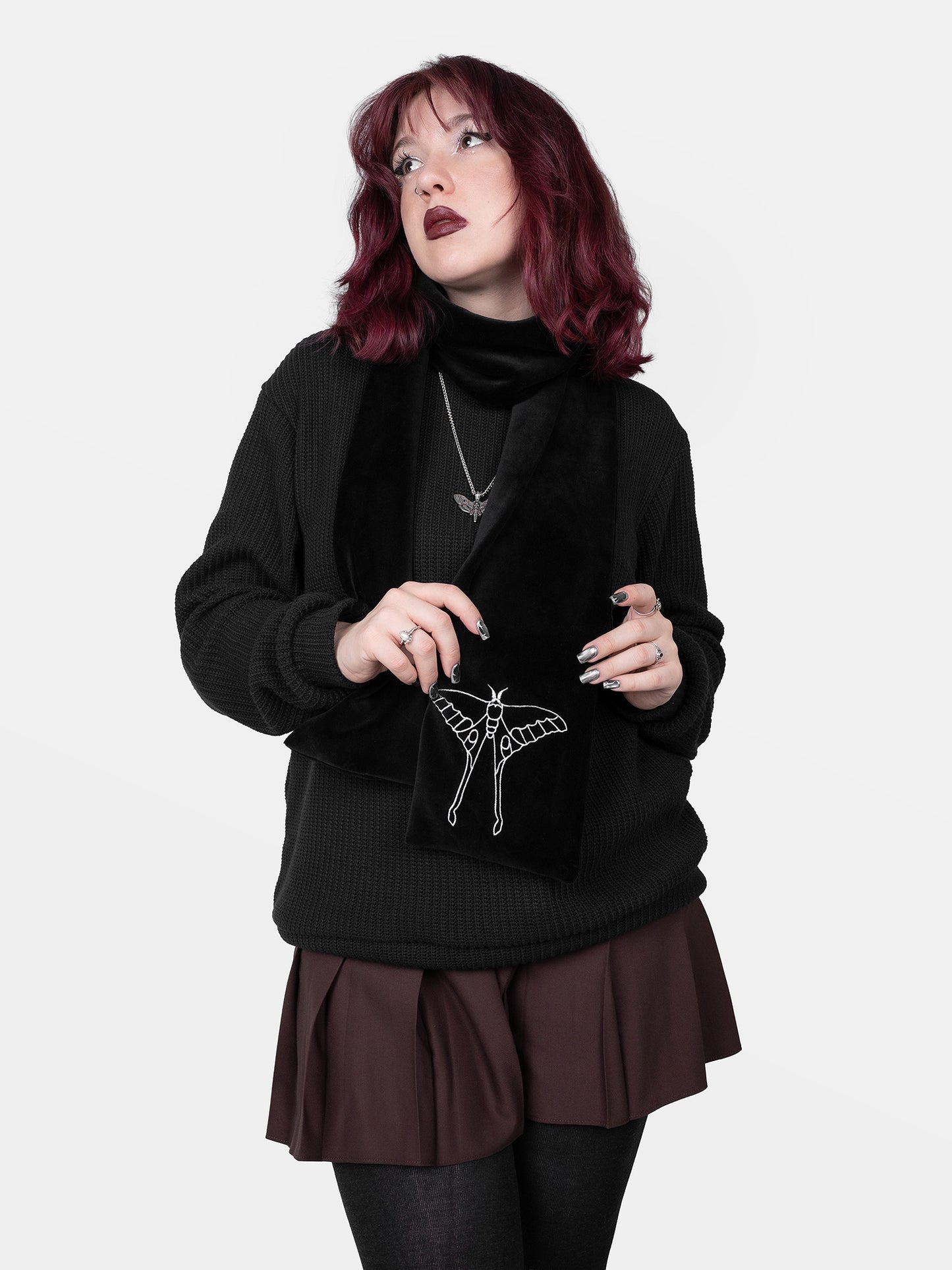 Szalik z haftem Avelune