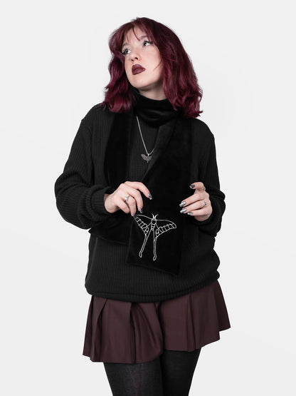 Szalik z haftem Avelune