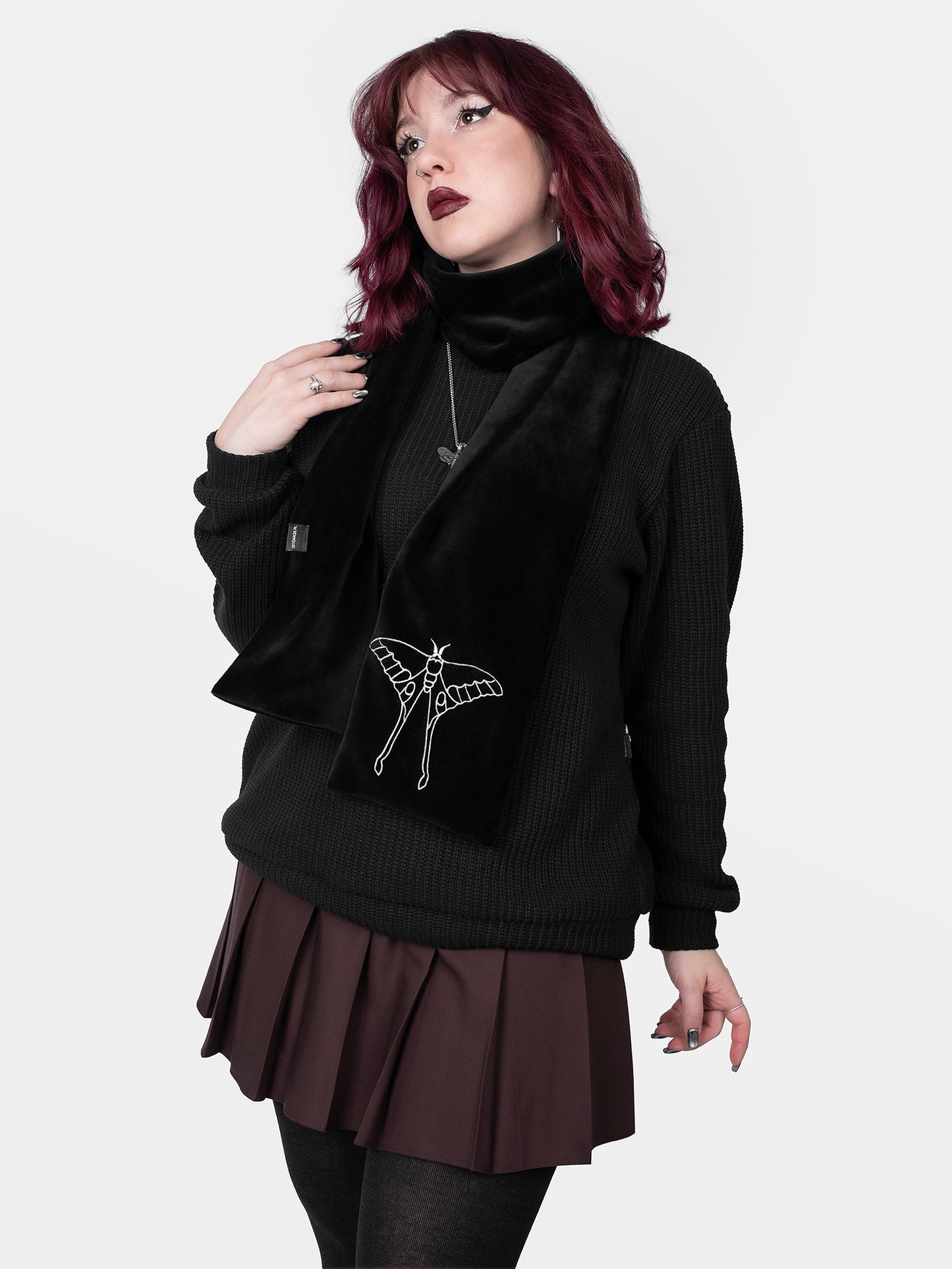 Szalik z haftem Avelune