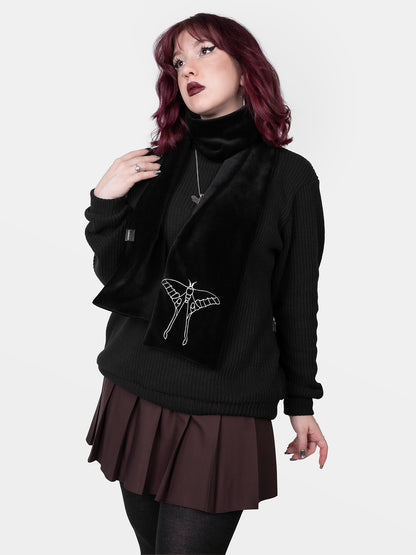 Szalik z haftem Avelune