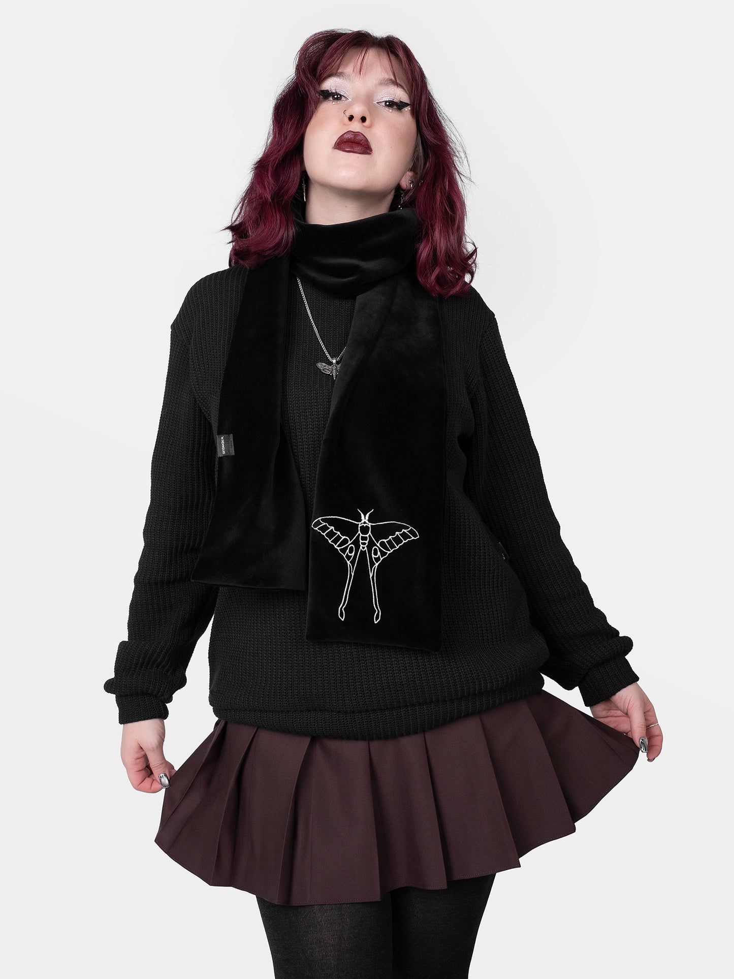 Szalik z haftem Avelune