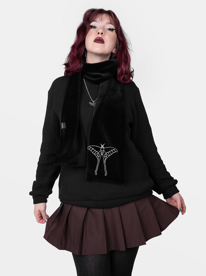 Szalik z haftem Avelune