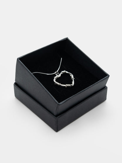 Naszyjnik z sercem z drutu Lovesick