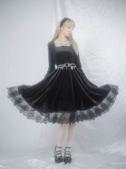 Welurowa sukienka z długim rękawem Nyx