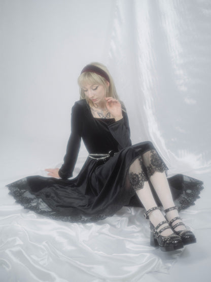 Welurowa sukienka z długim rękawem Nyx