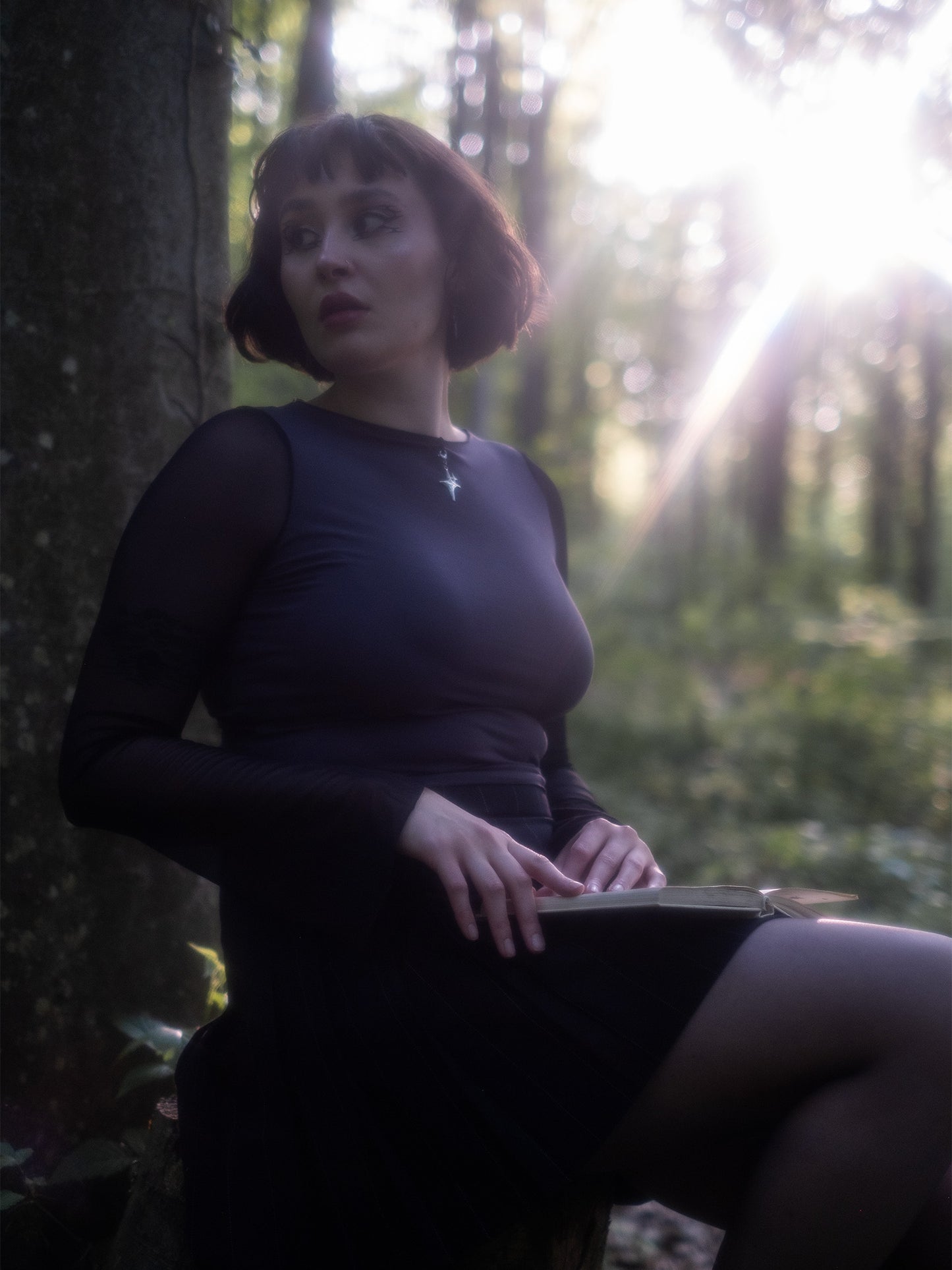 Szara bluzka z zawieszką Nova