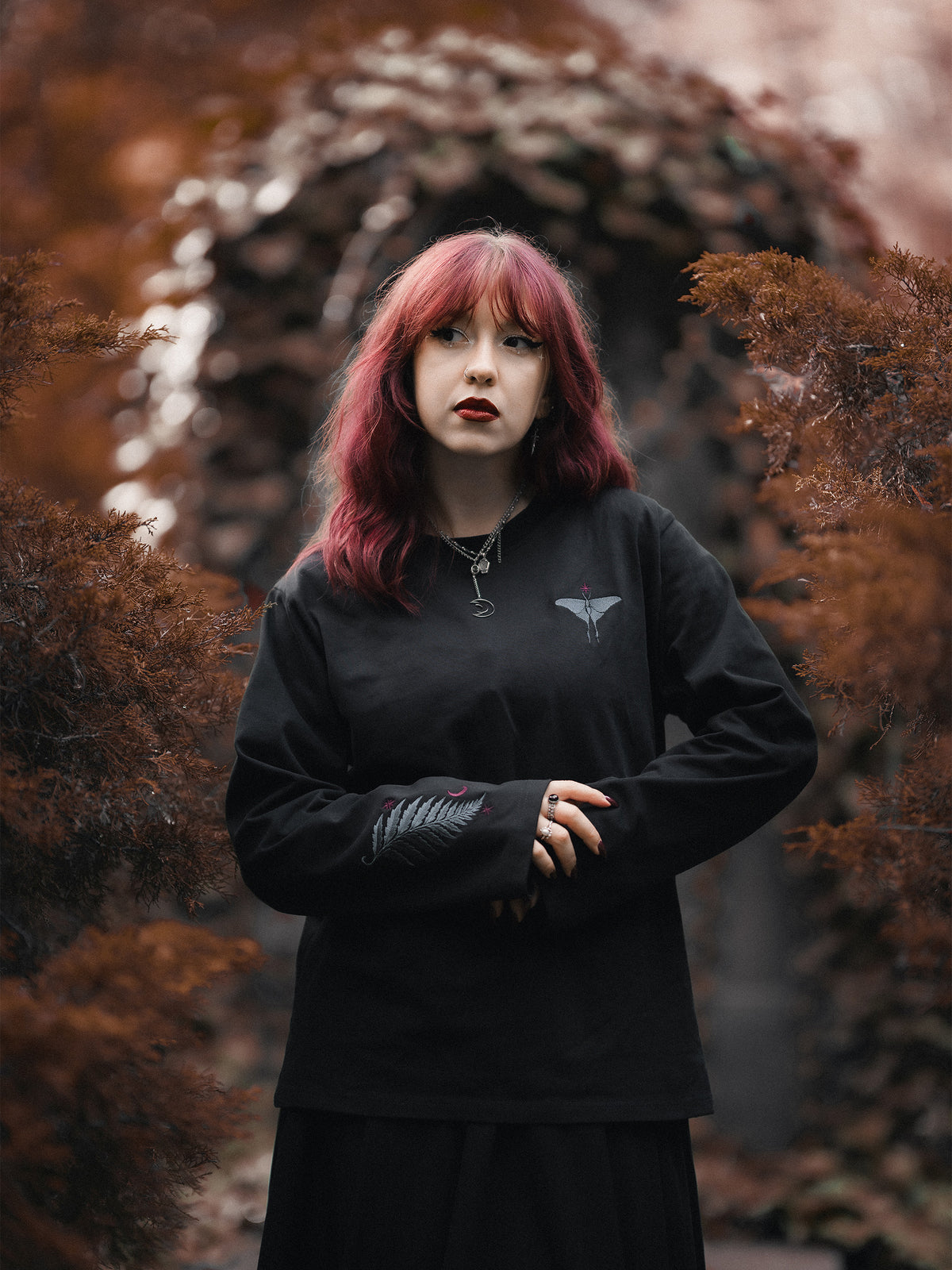 Longsleeve z haftami Flora