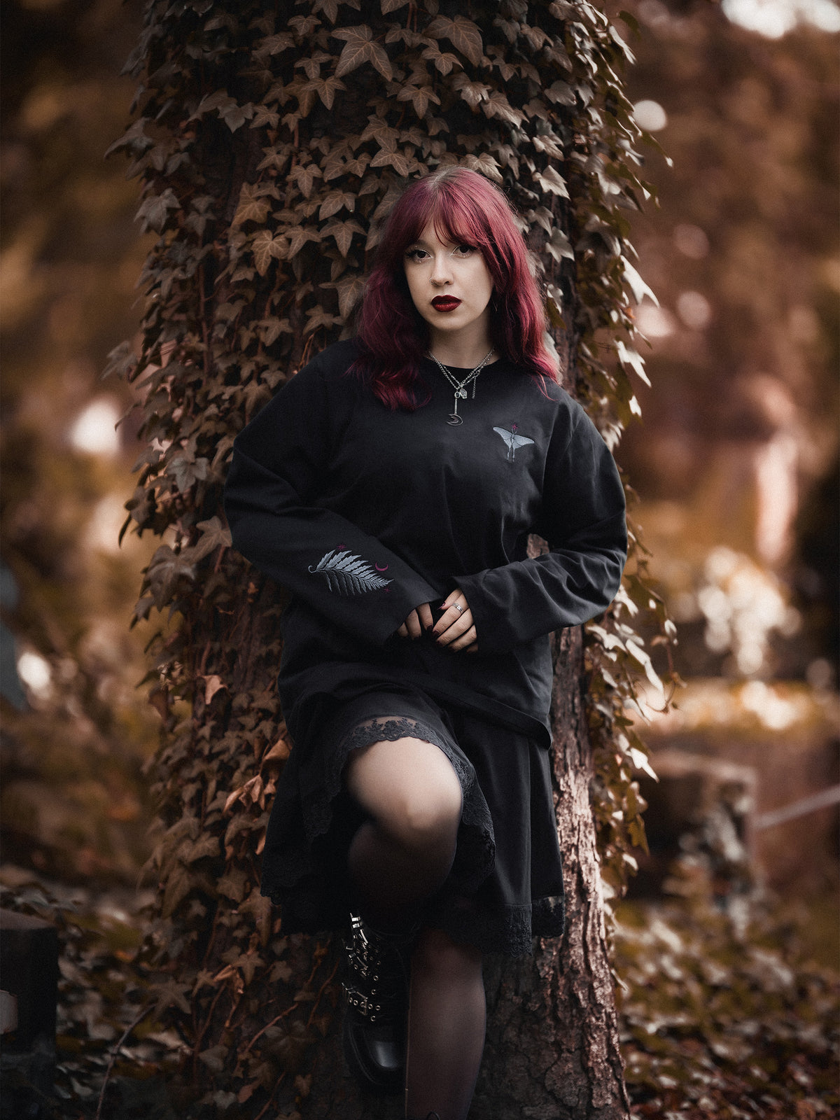 Longsleeve z haftami Flora