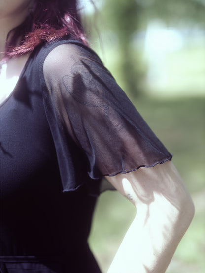 Sukienka z tiulowymi rękawami Ornament