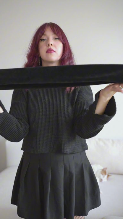 Szalik z haftem Avelune