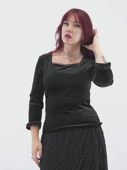 Welurowa bluzka z koronką Morticia