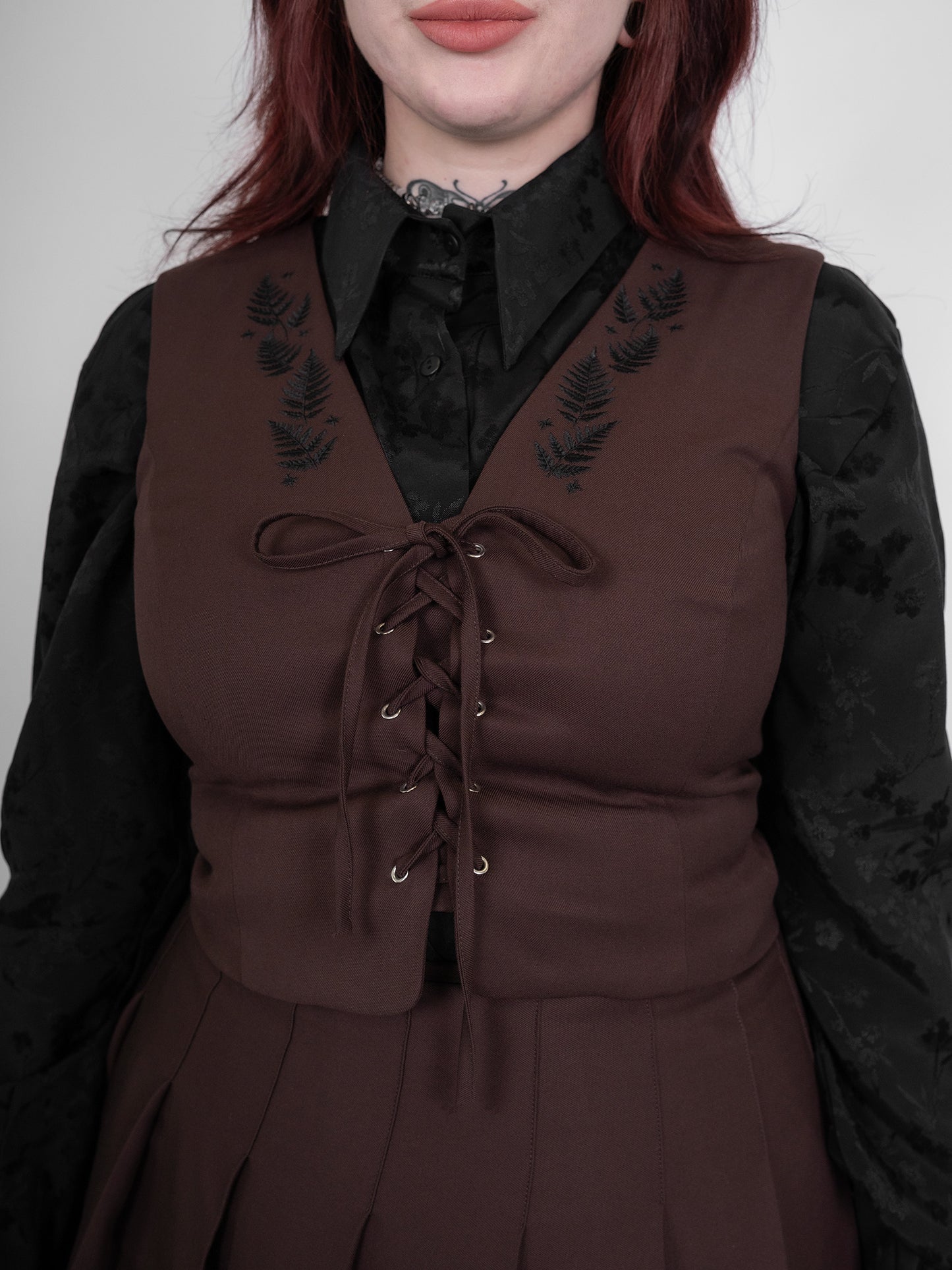 Brązowa kamizelka z wiązaniem Fenrir