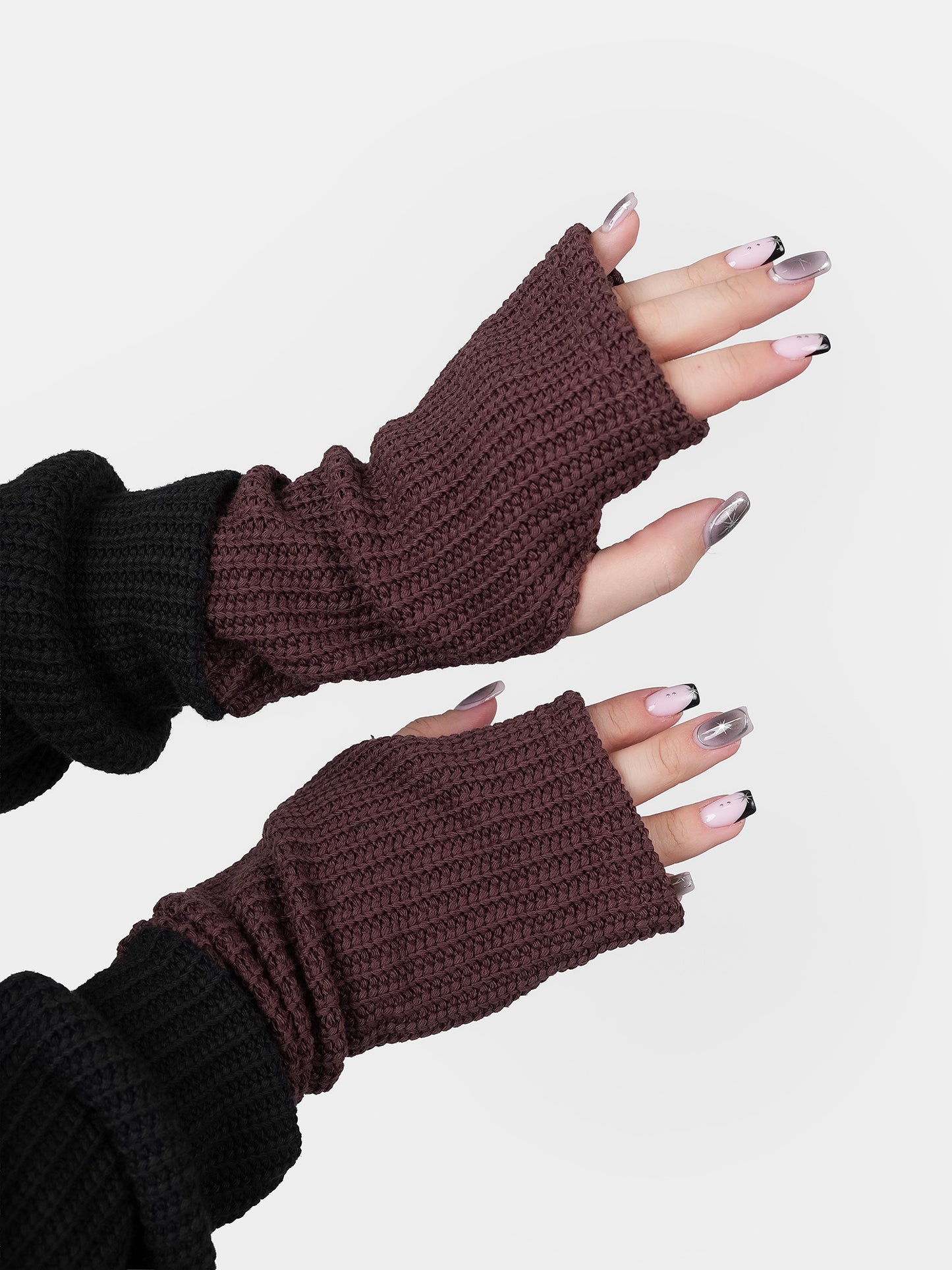 Mitenki z brązowej swetrówki