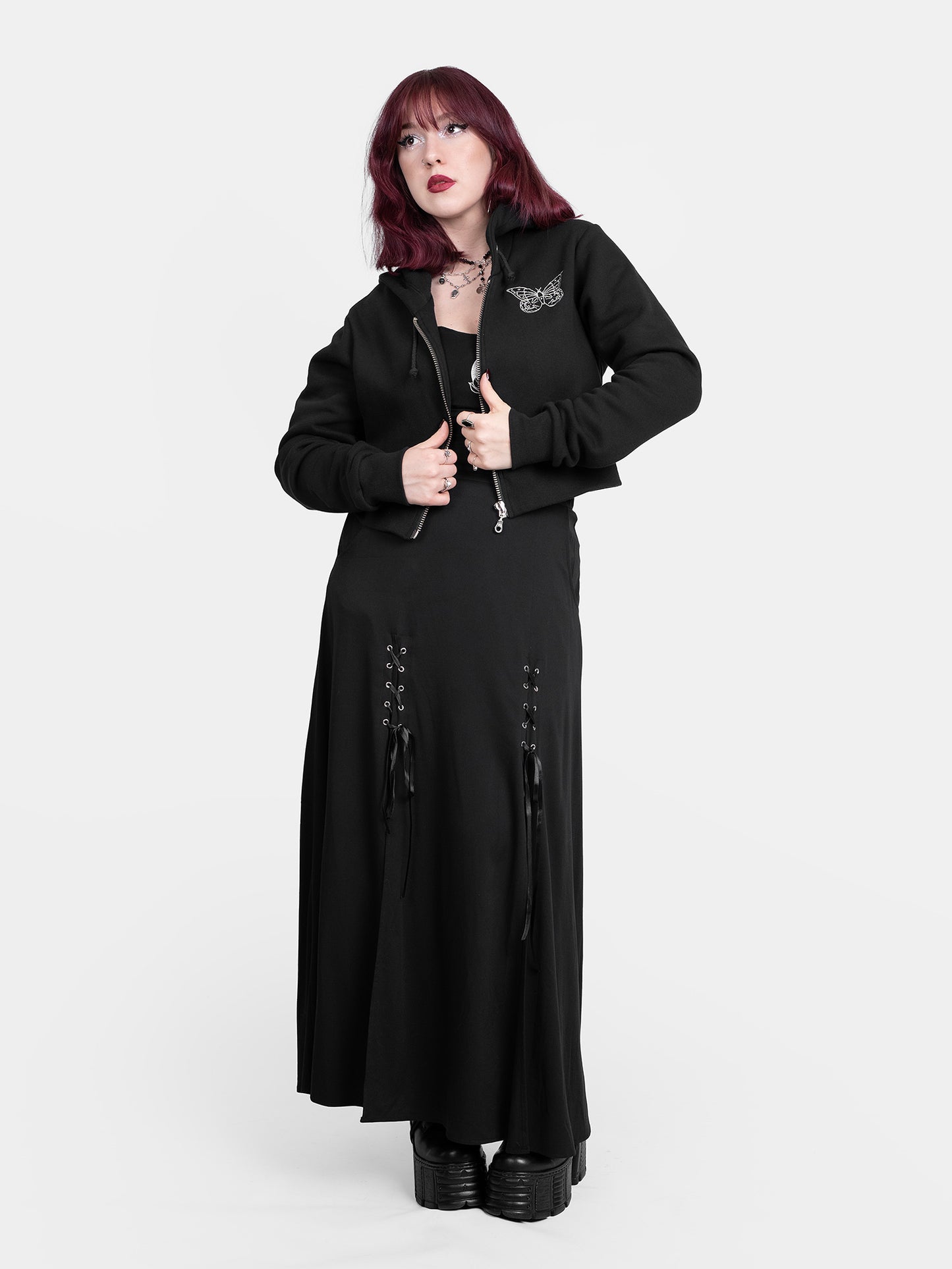 Krótka bluza z haftem Gloom