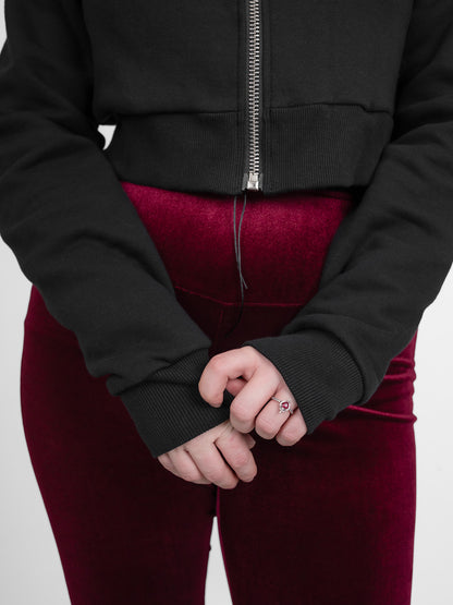 Krótka bluza z haftem Gloom