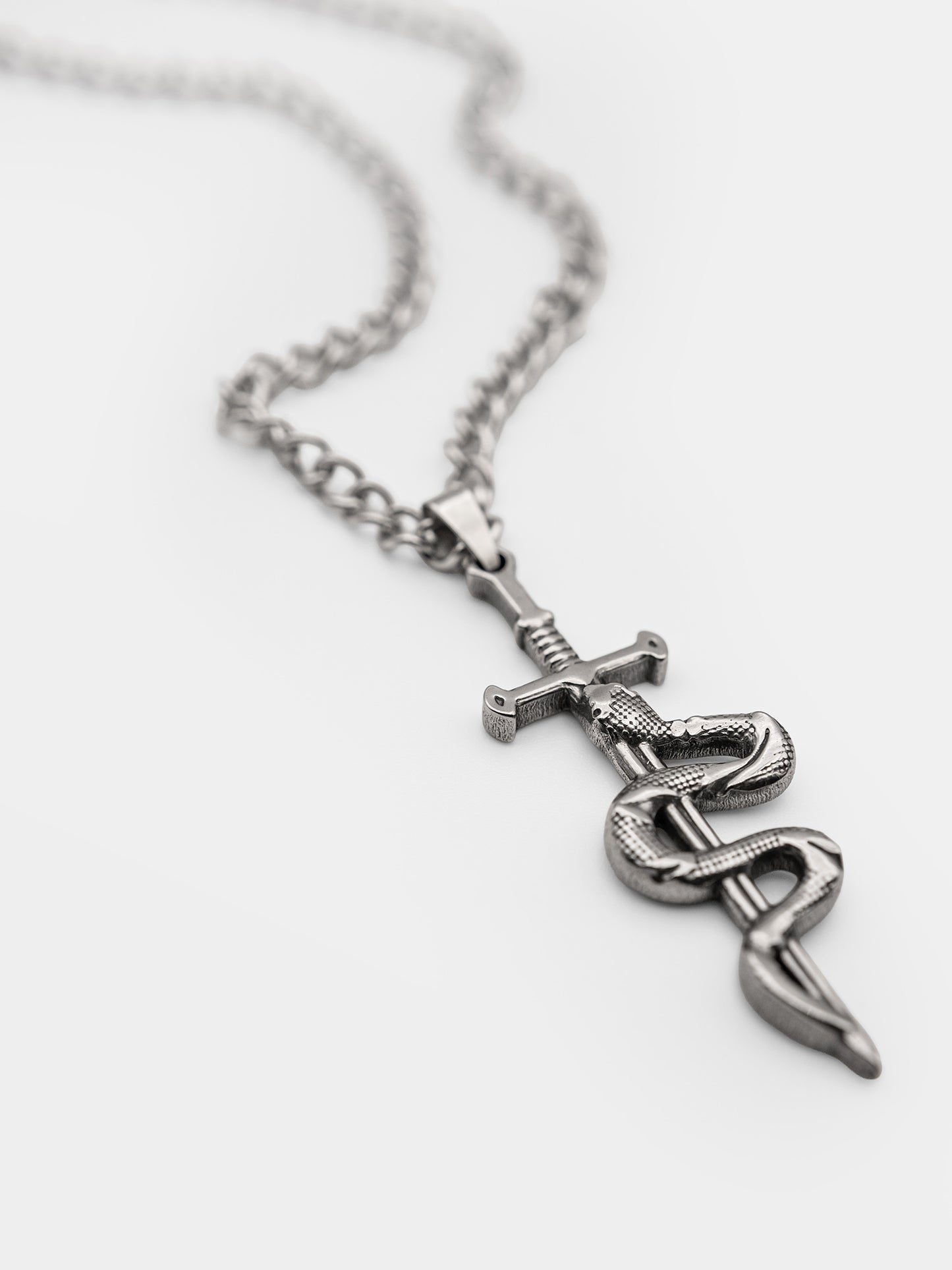 Naszyjnik z mieczem Vault