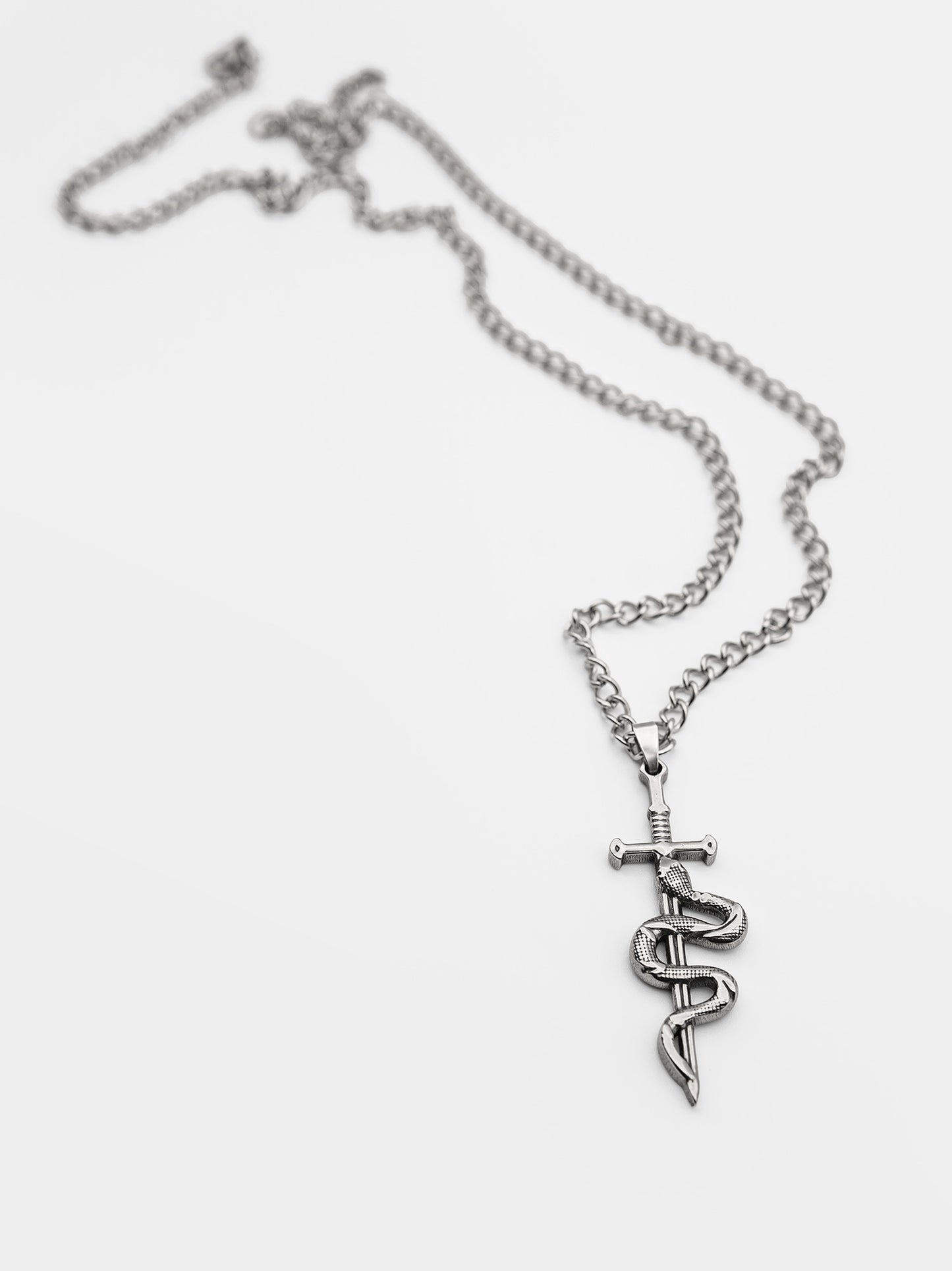 Naszyjnik z mieczem Vault