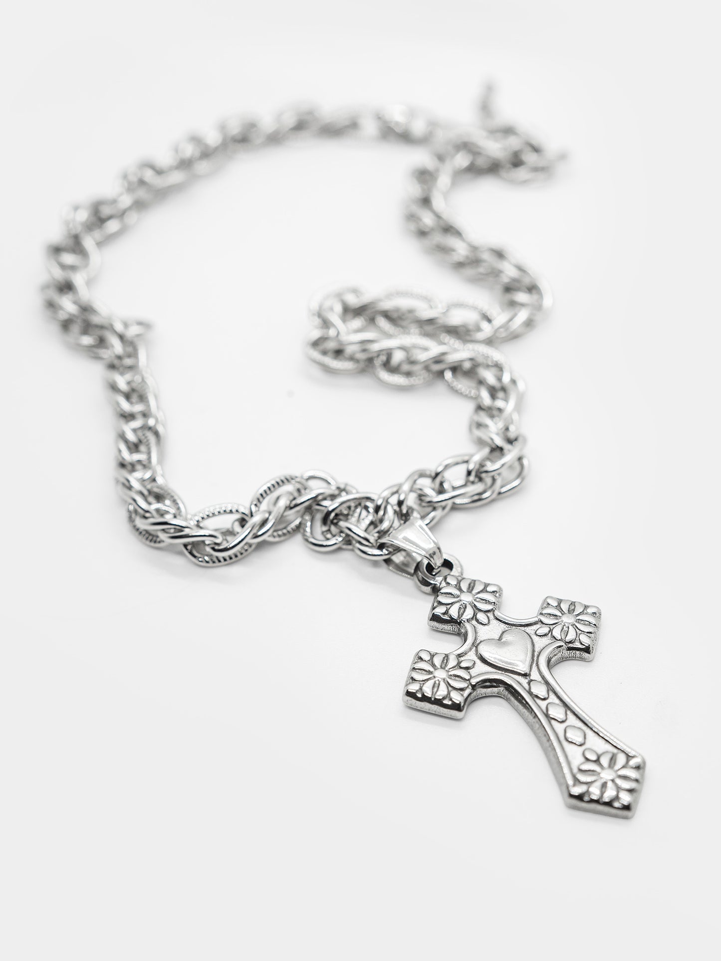 Naszyjnik z krzyżem Crucifix