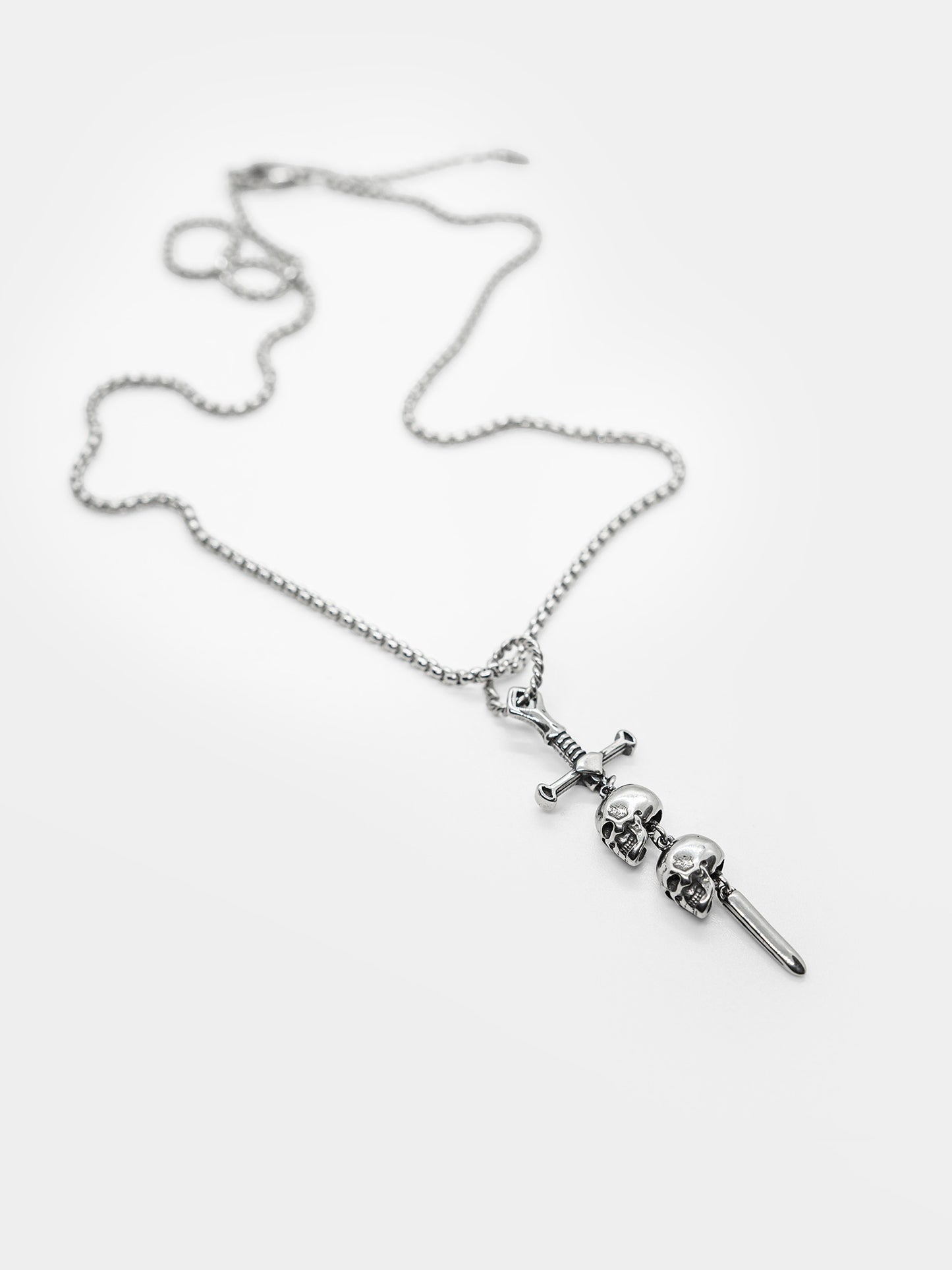 Naszyjnik z mieczem Forsaken