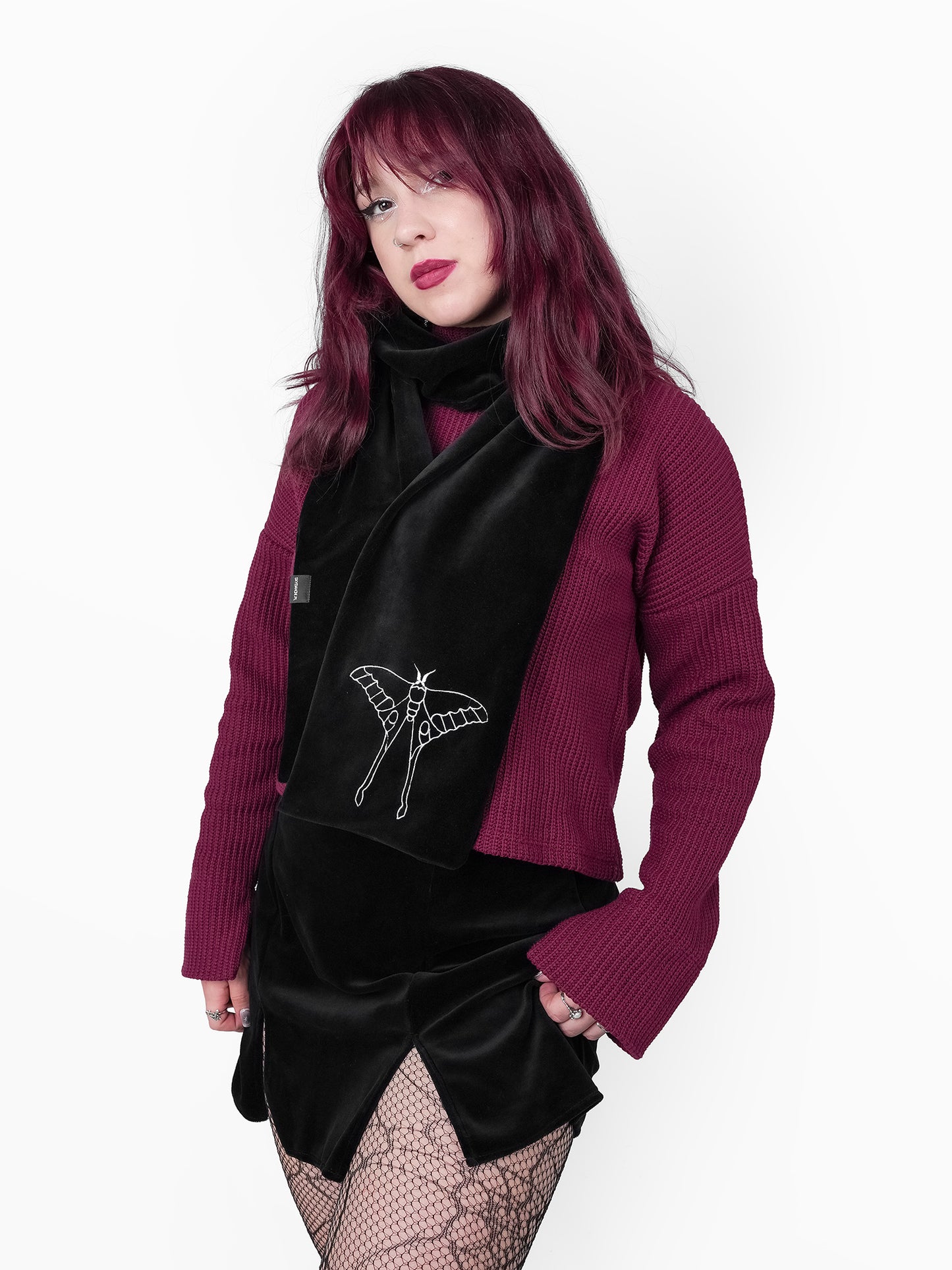 Szalik z haftem Avelune