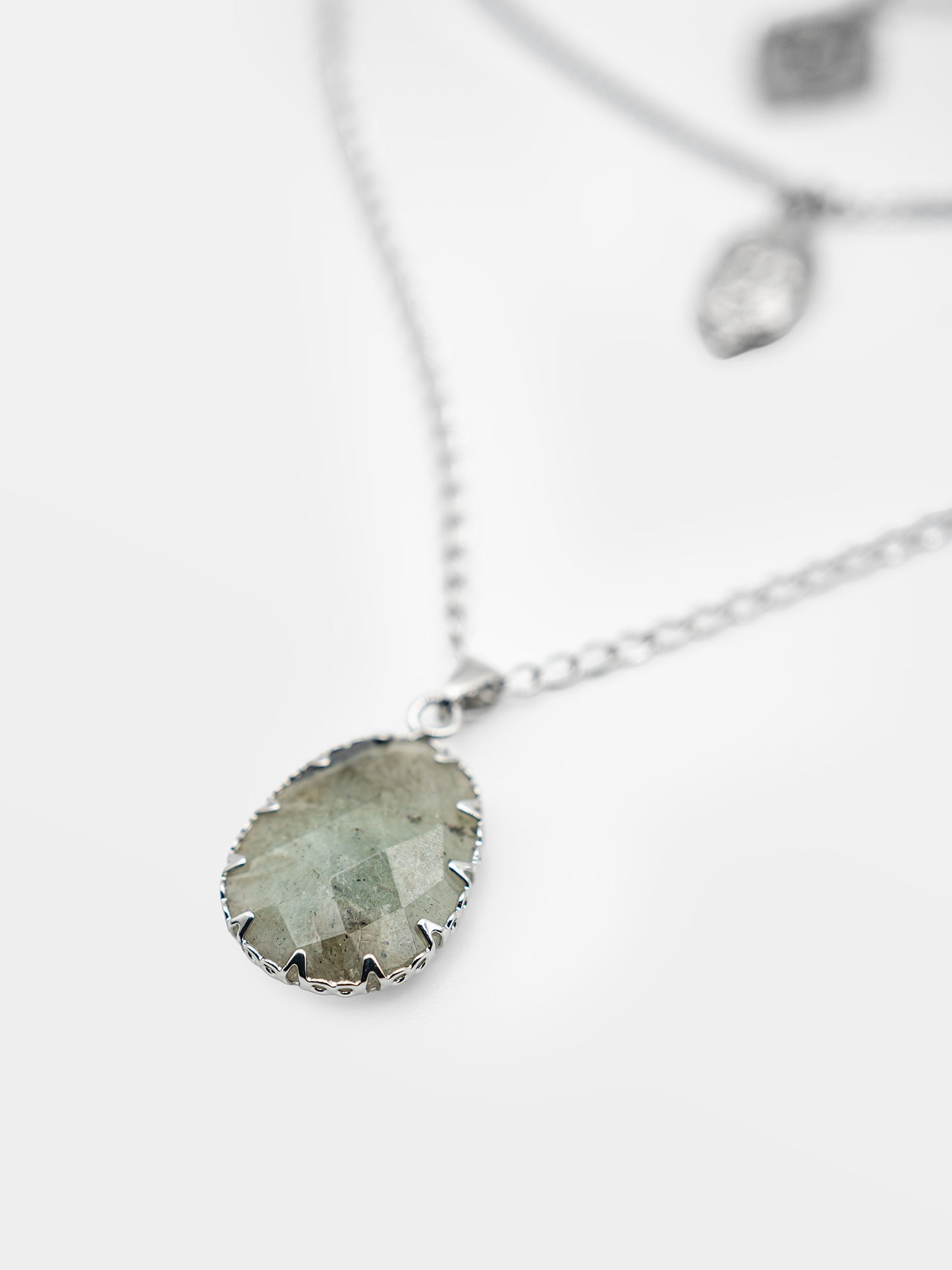 Potrójny naszyjnik z labradorytem Loverbound