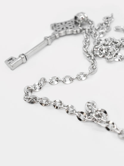 Długi naszyjnik z kluczem Mistery