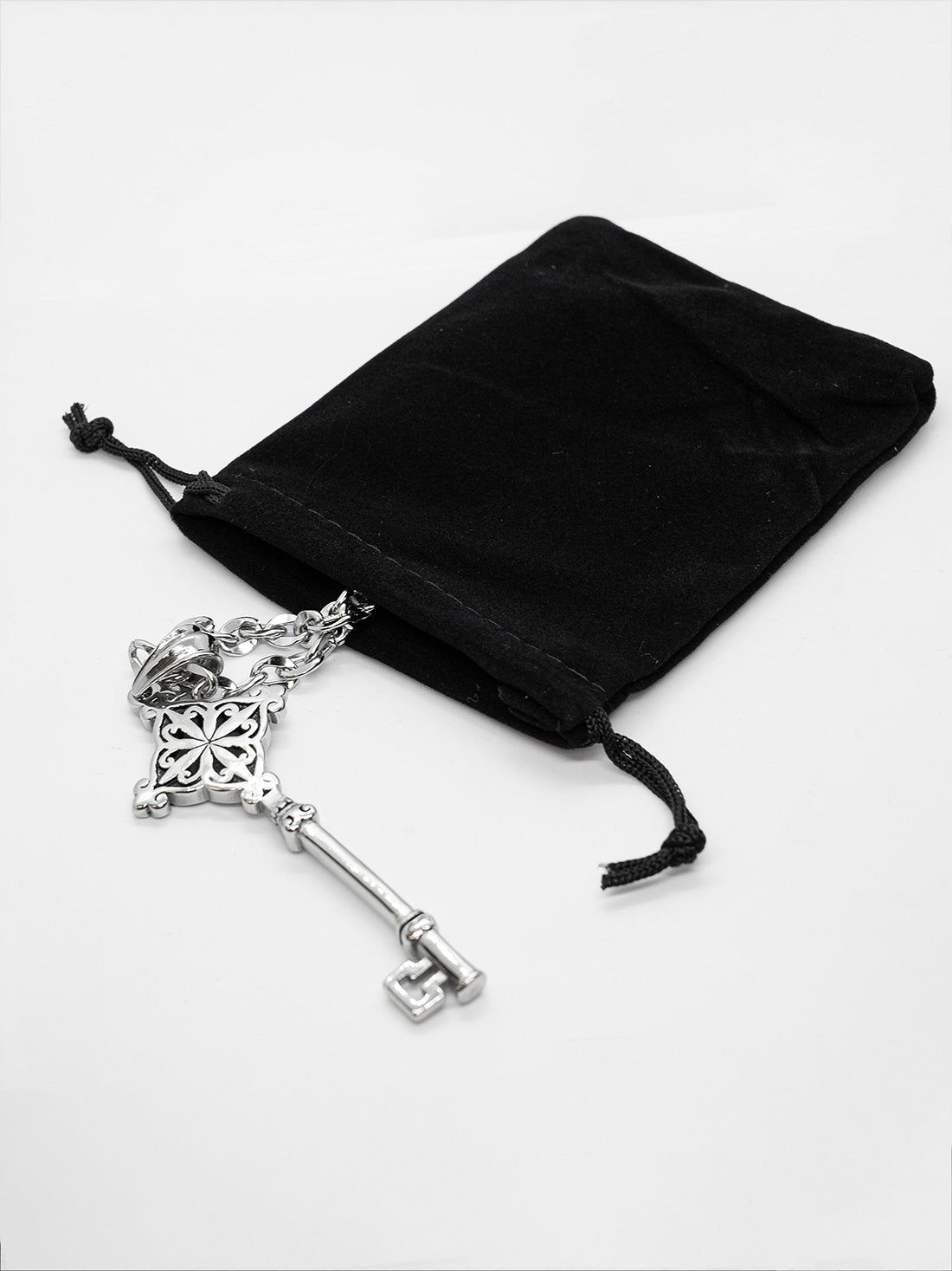 Długi naszyjnik z kluczem Mistery