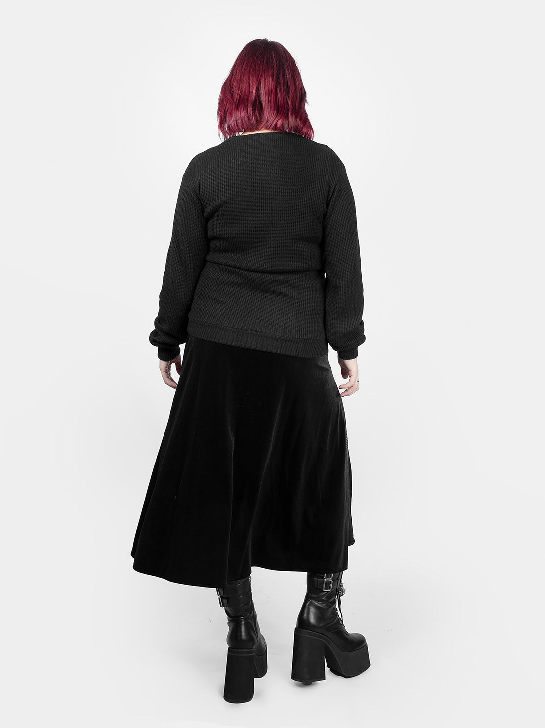 Sweter z haftem Snapdragon