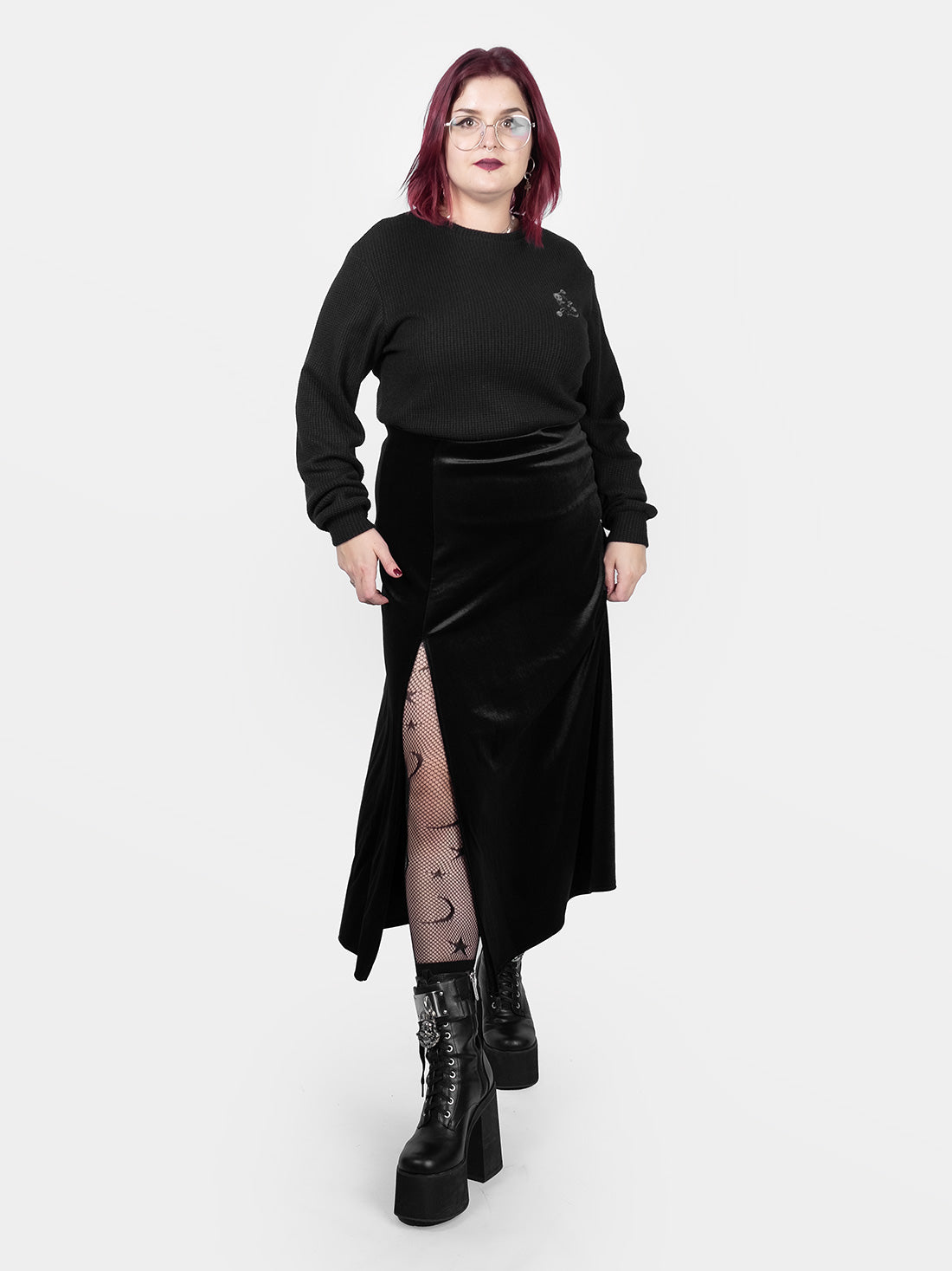 Sweter z haftem Snapdragon