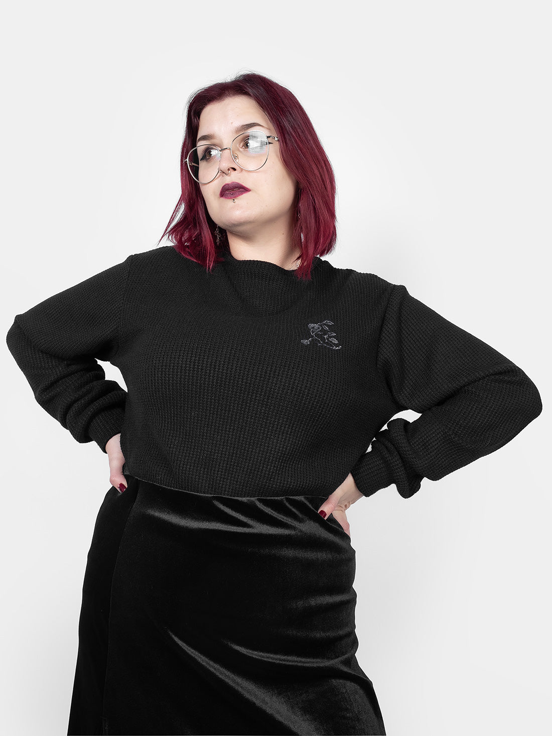 Sweter z haftem Snapdragon