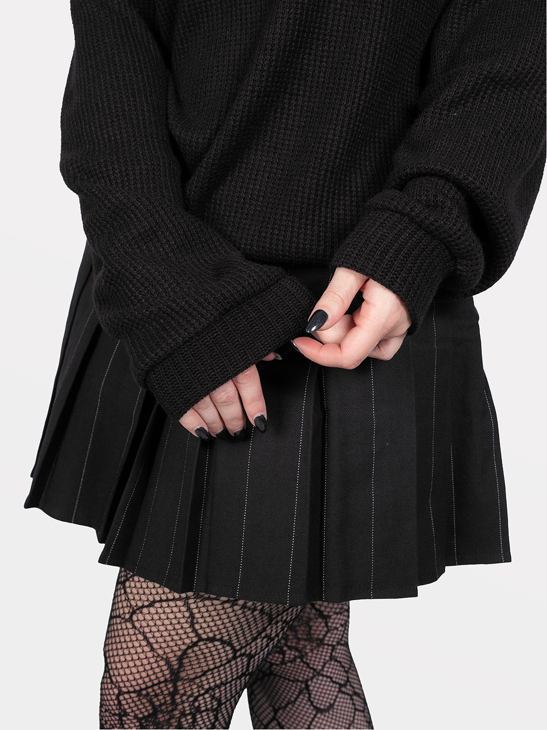 Sweter z haftem Snapdragon