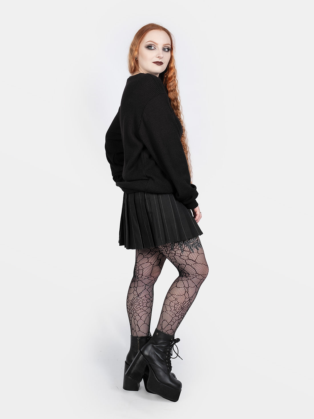 Sweter z haftem Snapdragon