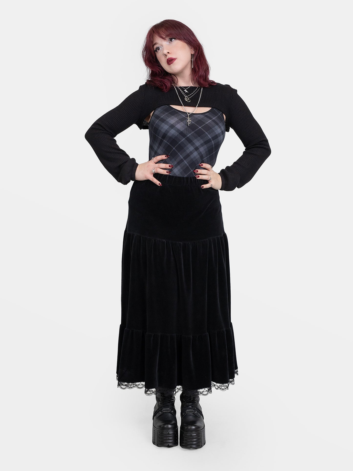 Welurowa spódnica maxi z falbanami Oblivion