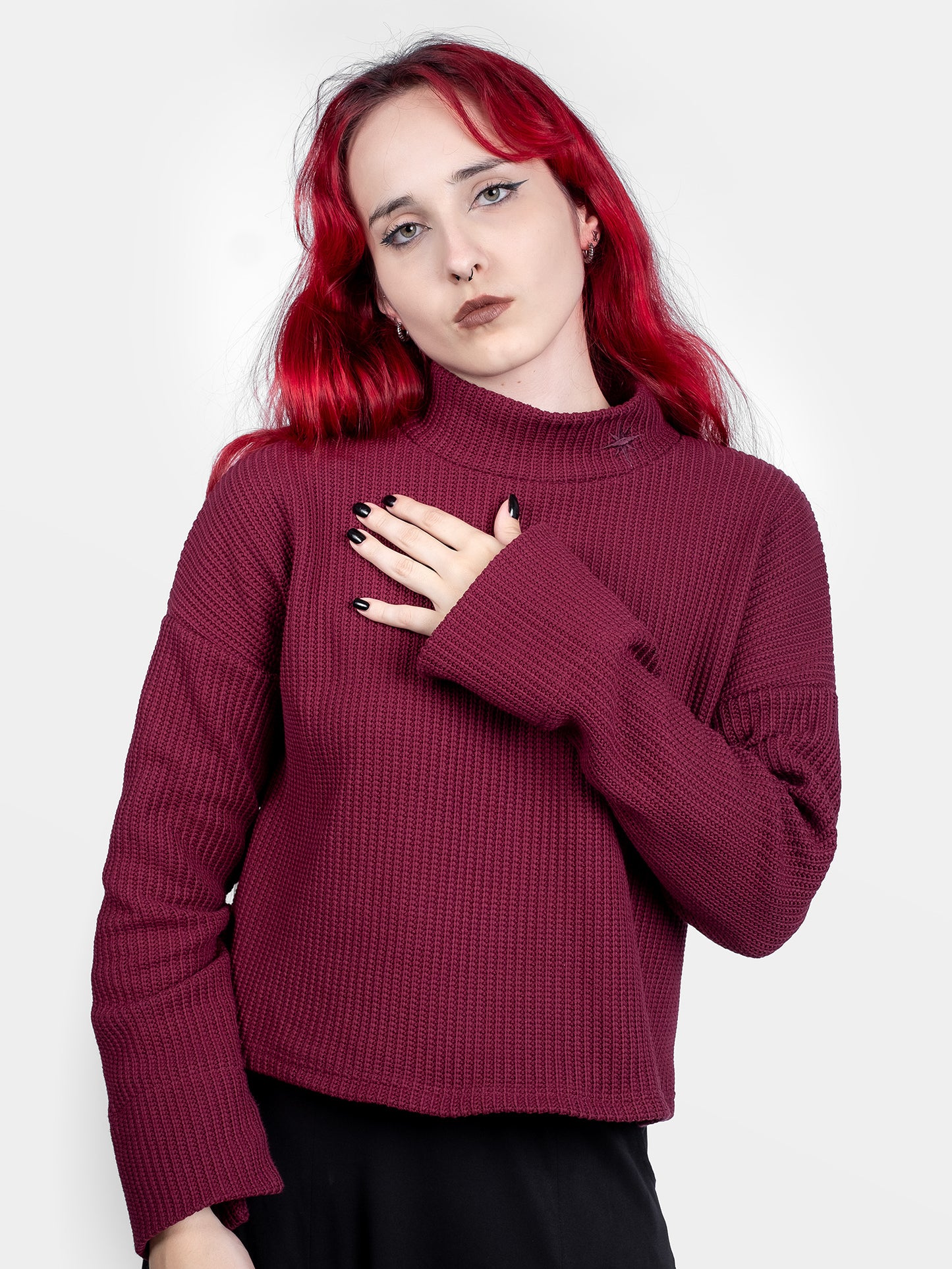 Bordowy sweter z golfem Astrid